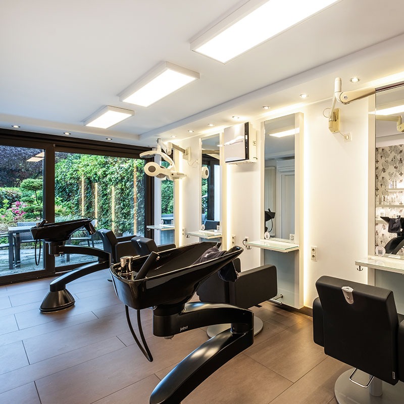 michaelis-friseure-salon-waschbereich-stylingplaetze-koeln-weiden